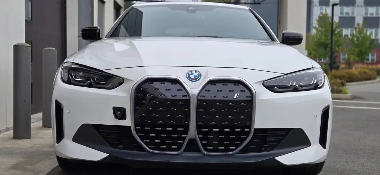 BMW i4 - Image 2