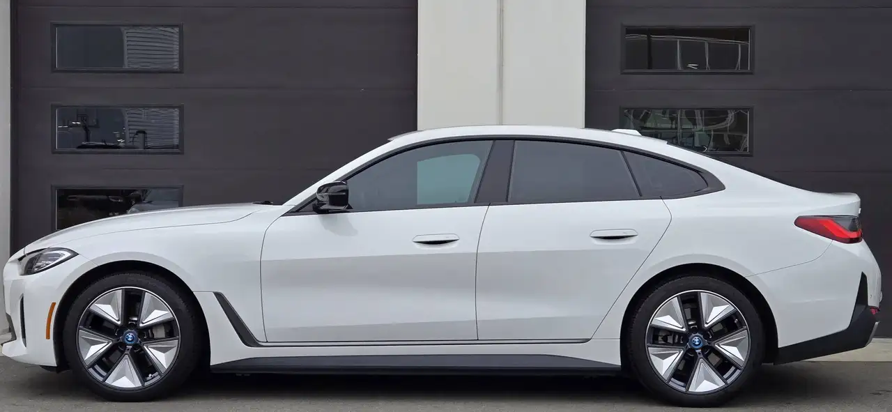 BMW i4 - Image 5