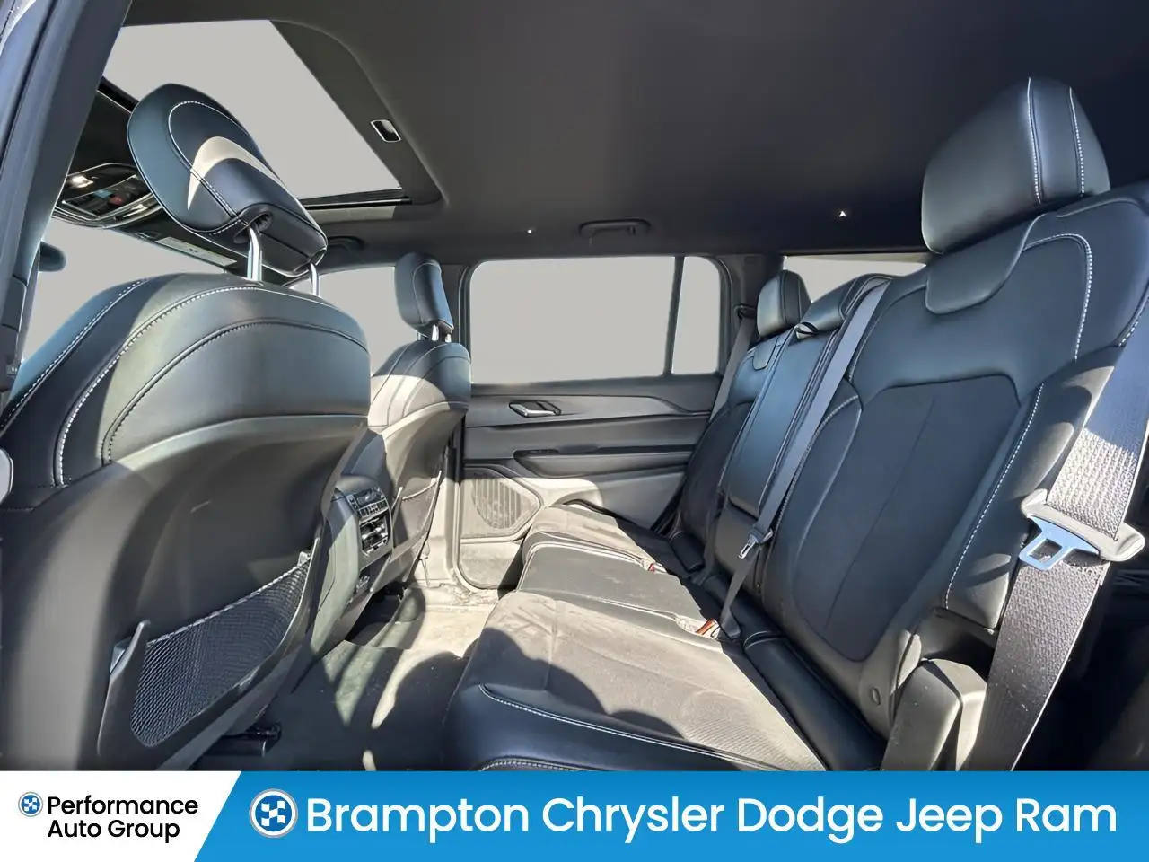 Jeep Grand Cherokee - Image 16