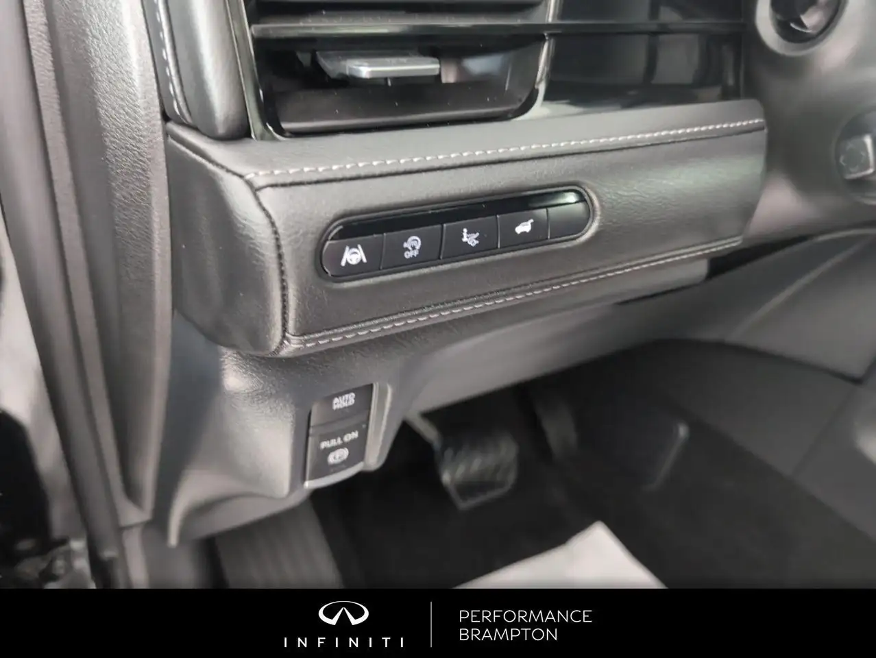 Infiniti QX80 - Image 18