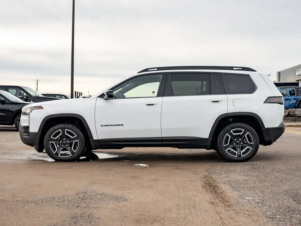 Jeep Cherokee - Image 6