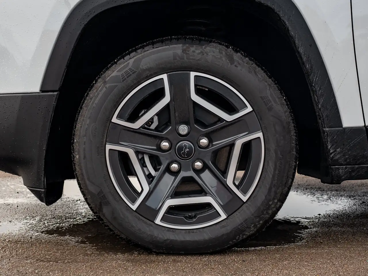 Jeep Cherokee - Image 14