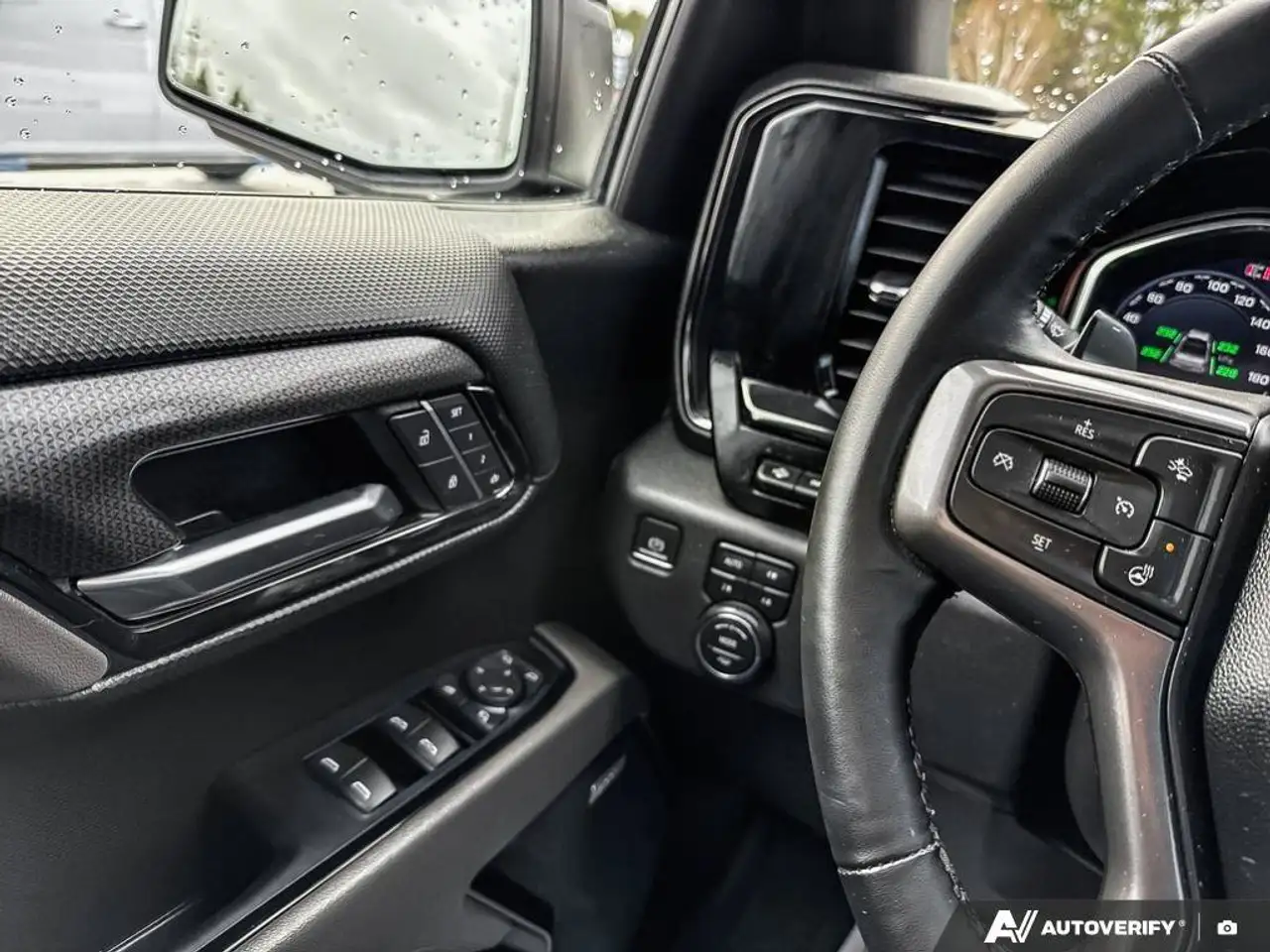 Chevrolet Silverado 1500 - Image 21
