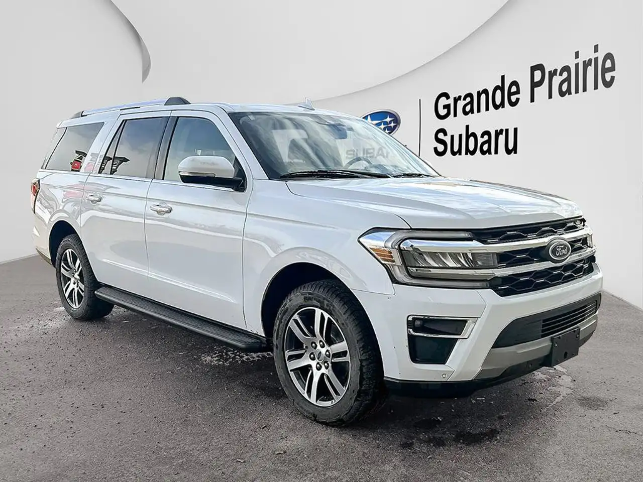 Ford Expedition - Image 8