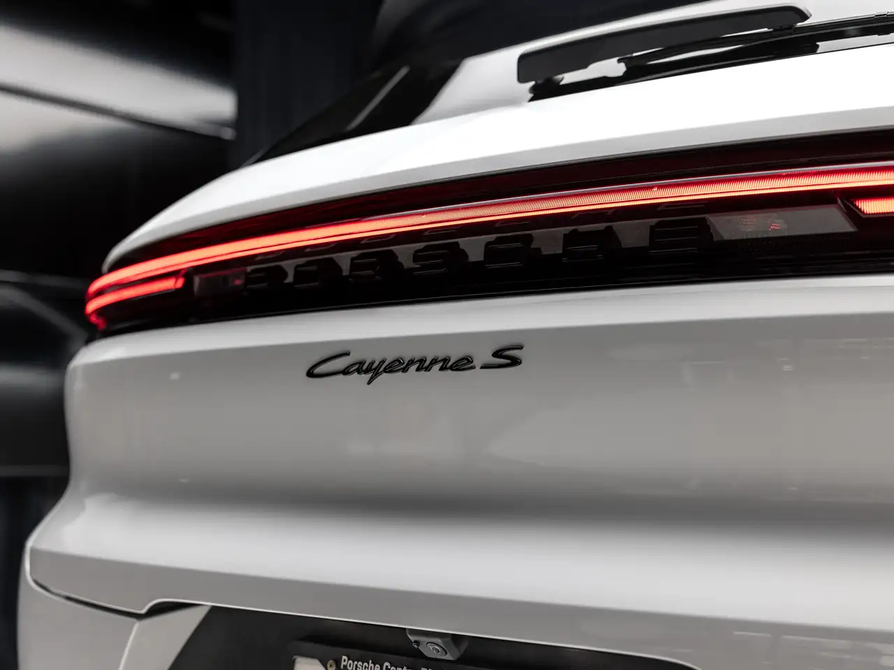Porsche Cayenne - Image 32