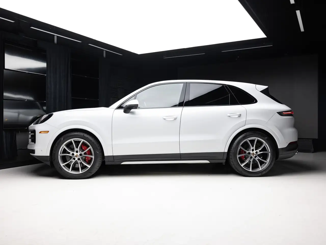 Porsche Cayenne - Image 8