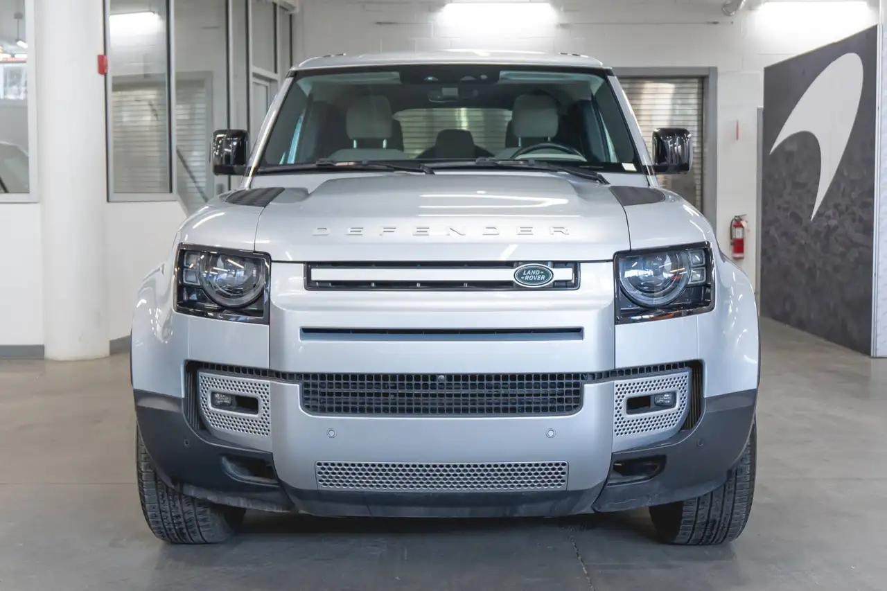 Land Rover Defender - Image 6