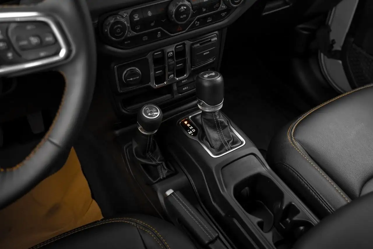 Jeep Wrangler - Image 17