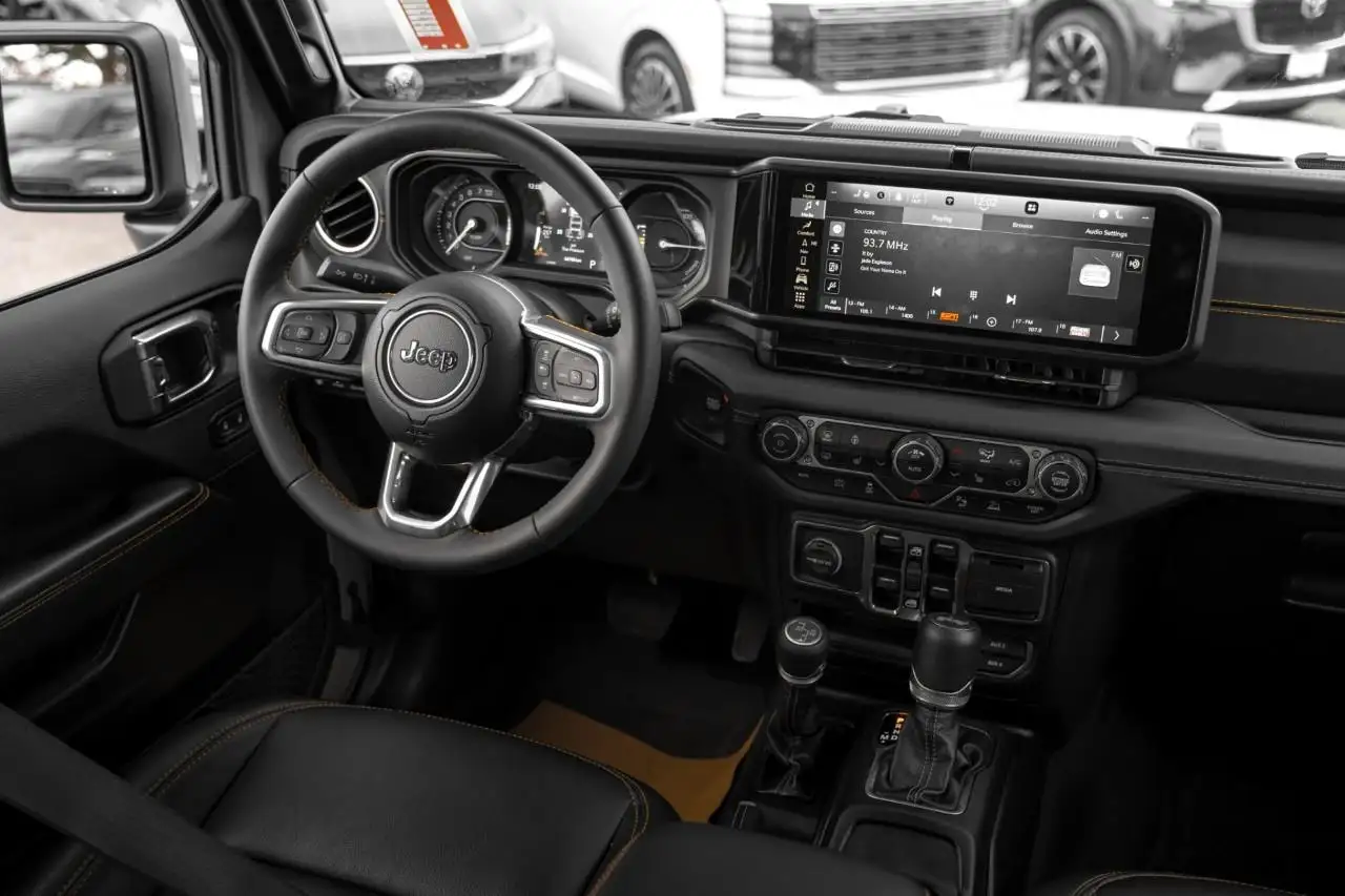 Jeep Wrangler - Image 15
