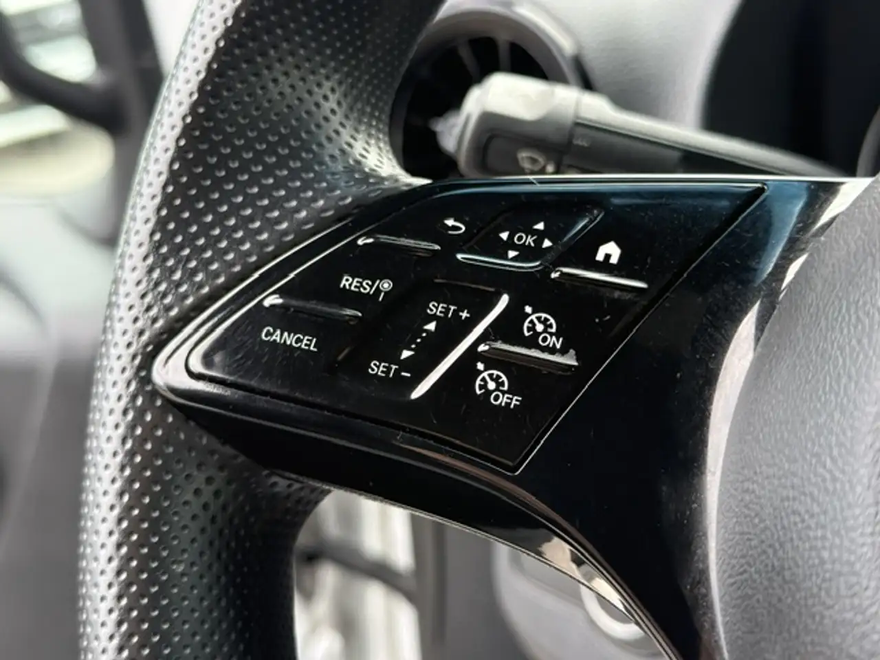 Mercedes-Benz Sprinter - Image 11