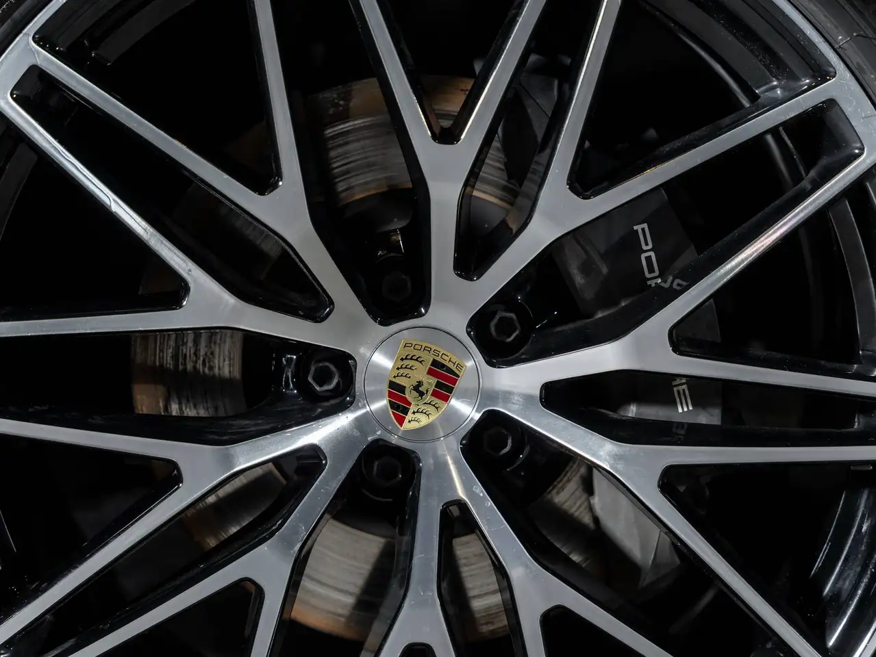 Porsche Macan - Image 11
