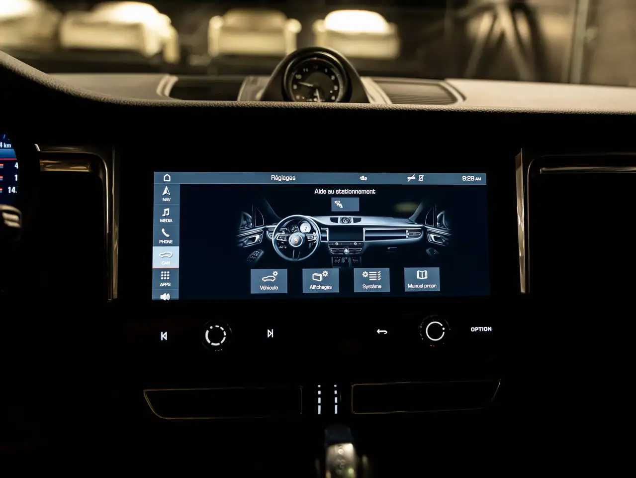 Porsche Macan - Image 28
