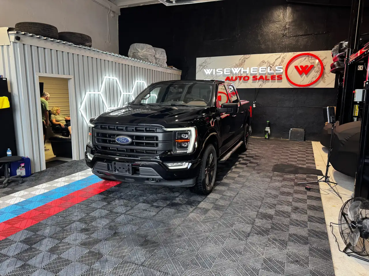 Ford F-150 - Image 8