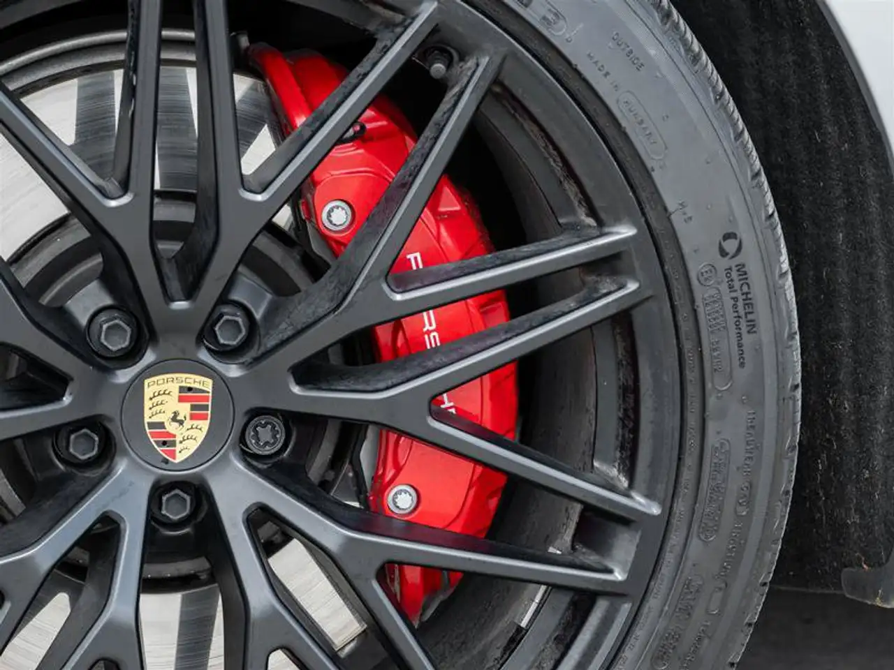 Porsche Macan - Image 13