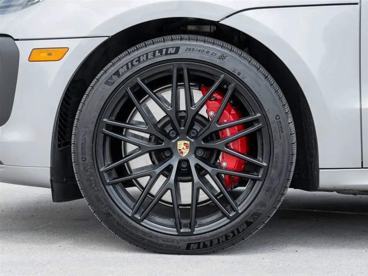 Porsche Macan - Image 12
