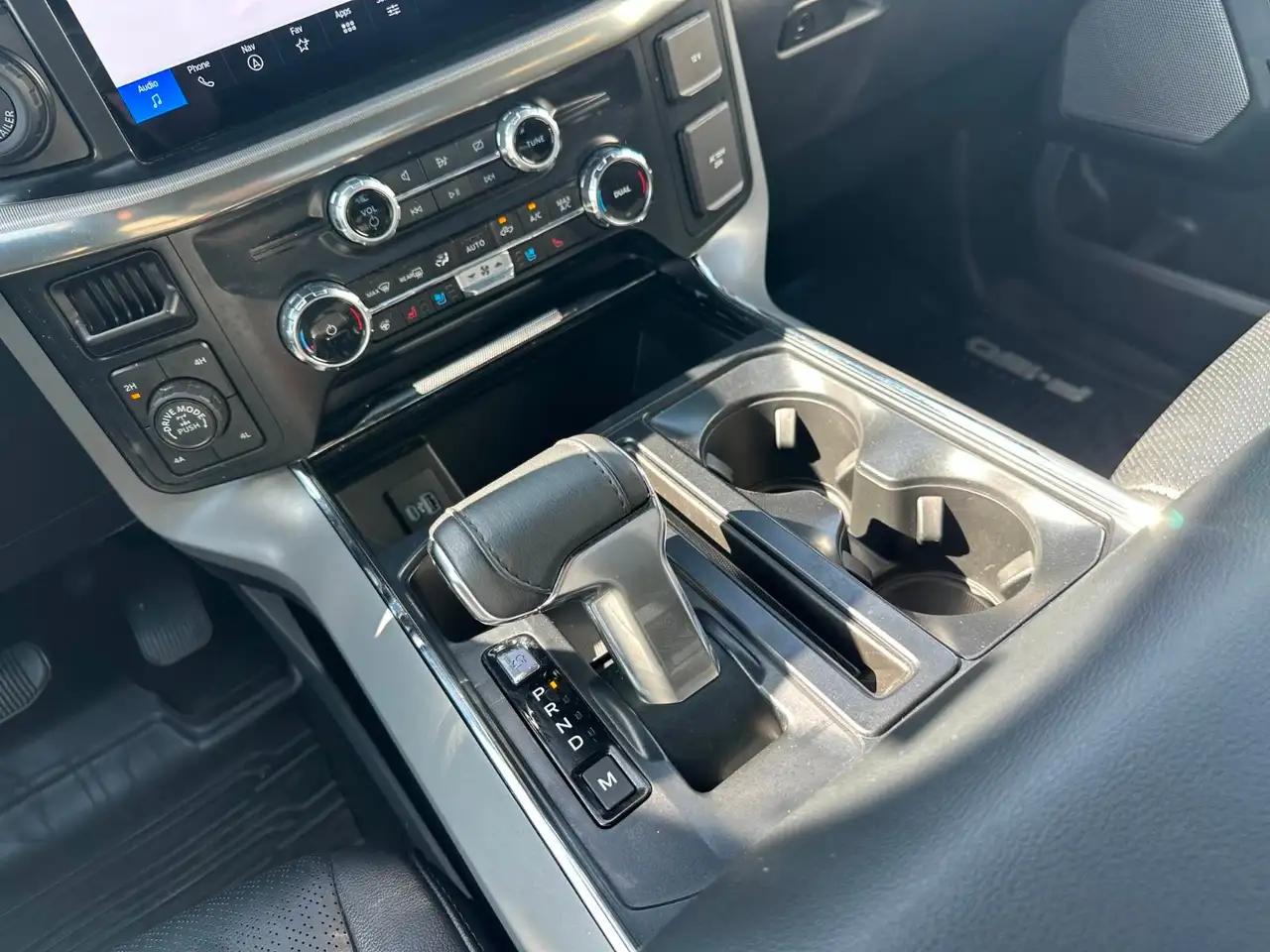 Ford F-150 - Image 25