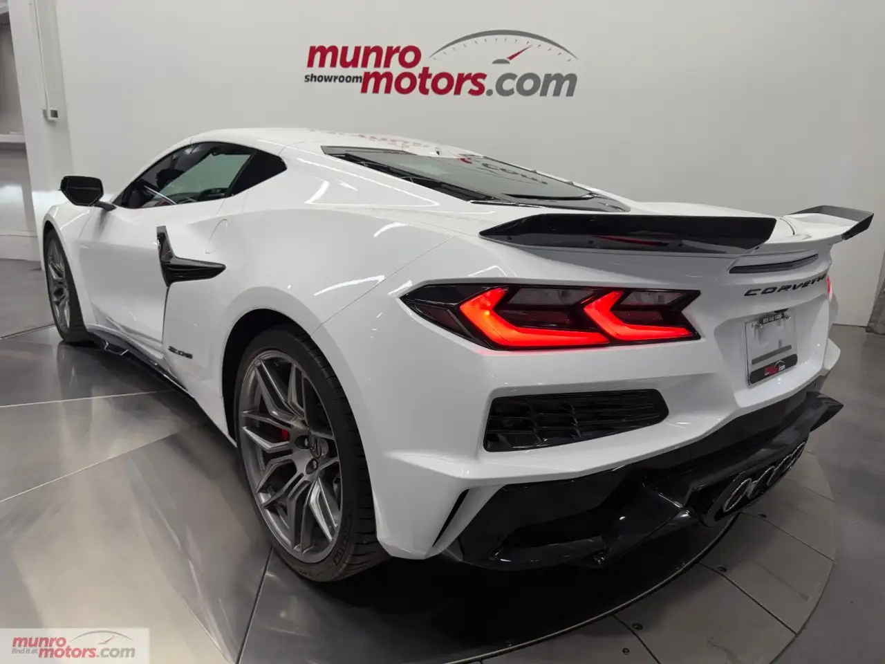 Chevrolet Corvette - Image 9