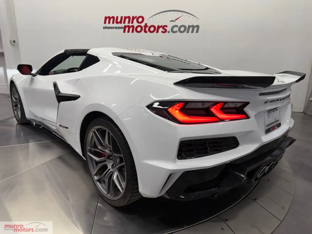 Chevrolet Corvette - Image 8