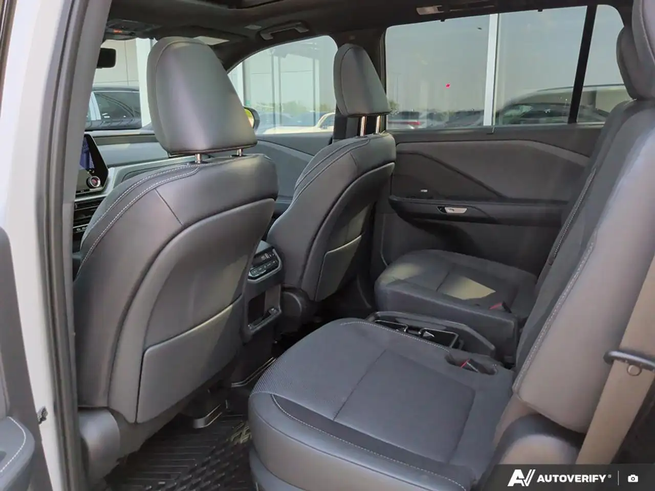 Lexus TX - Image 23