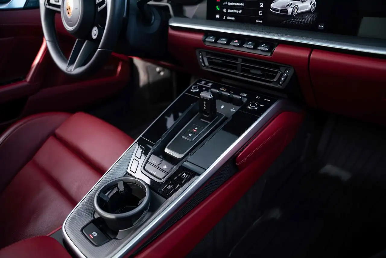 Porsche 911 - Image 18