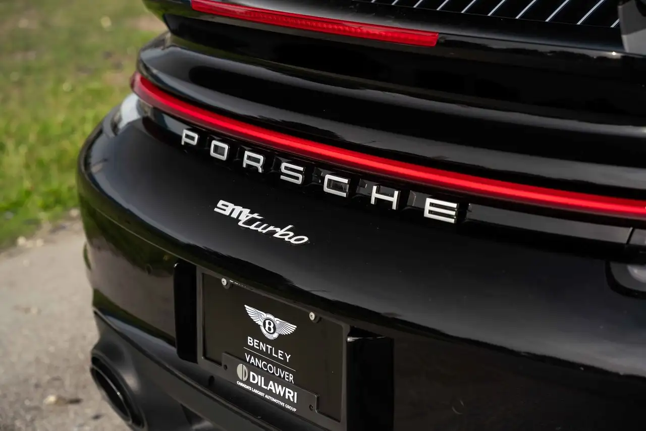 Porsche 911 - Image 10