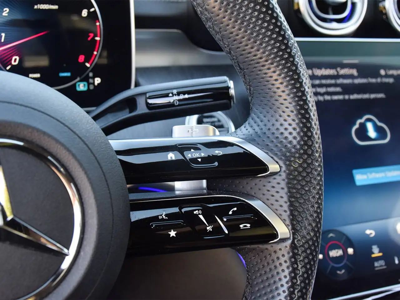 Mercedes-Benz C-Class - Image 19