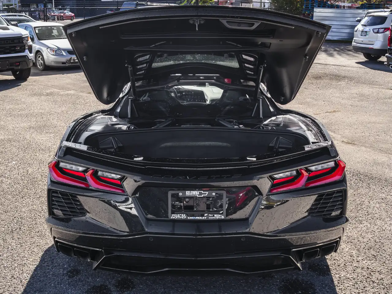 Chevrolet Corvette - Image 12