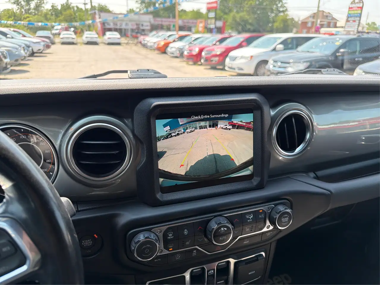 Jeep Wrangler - Image 31