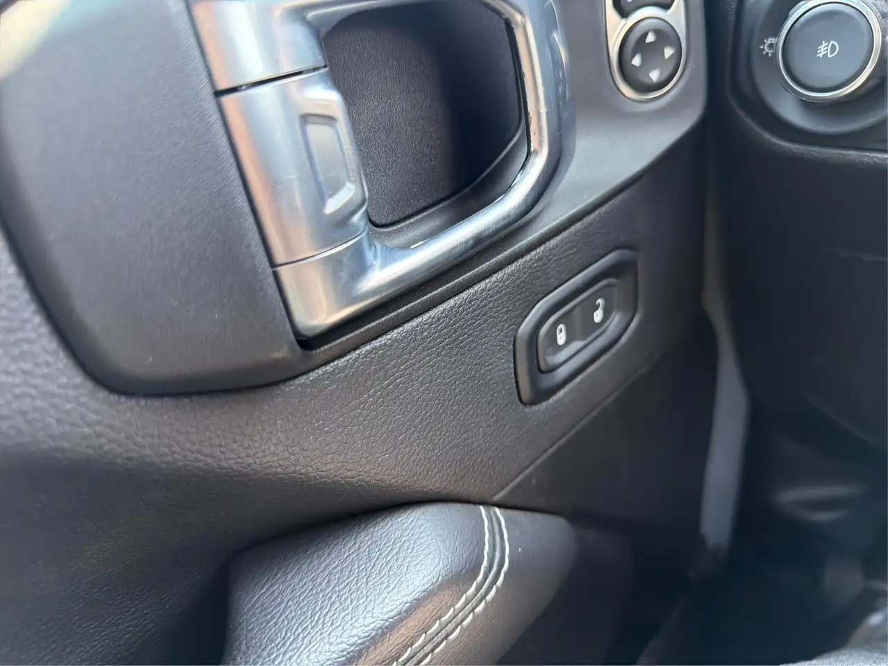 Jeep Wrangler - Image 36