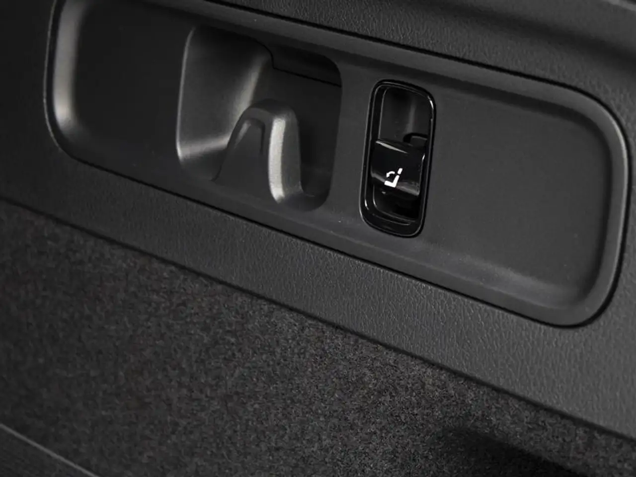 Mercedes-Benz GLC - Image 7