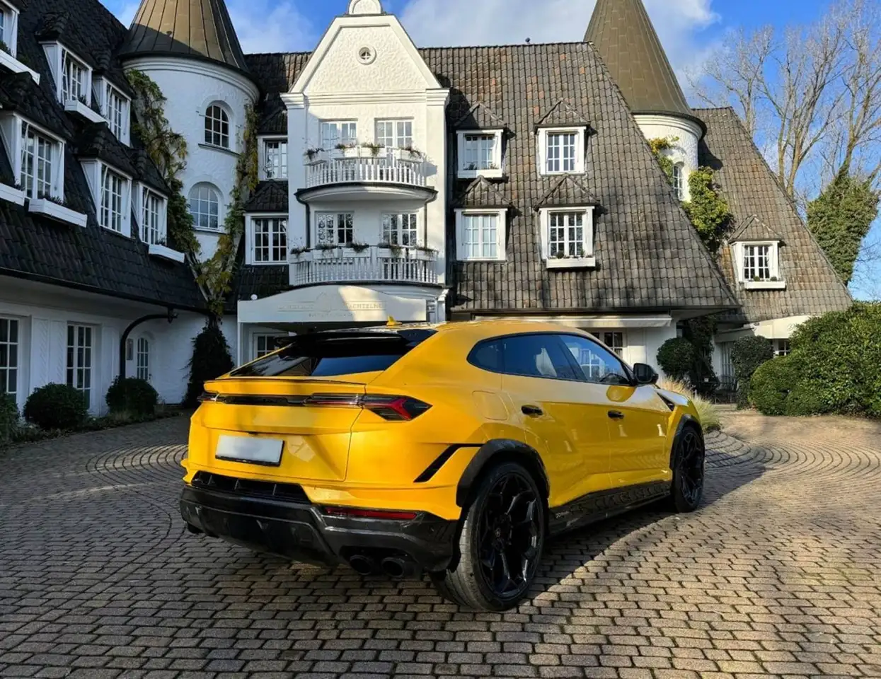 Lamborghini Urus - Image 3