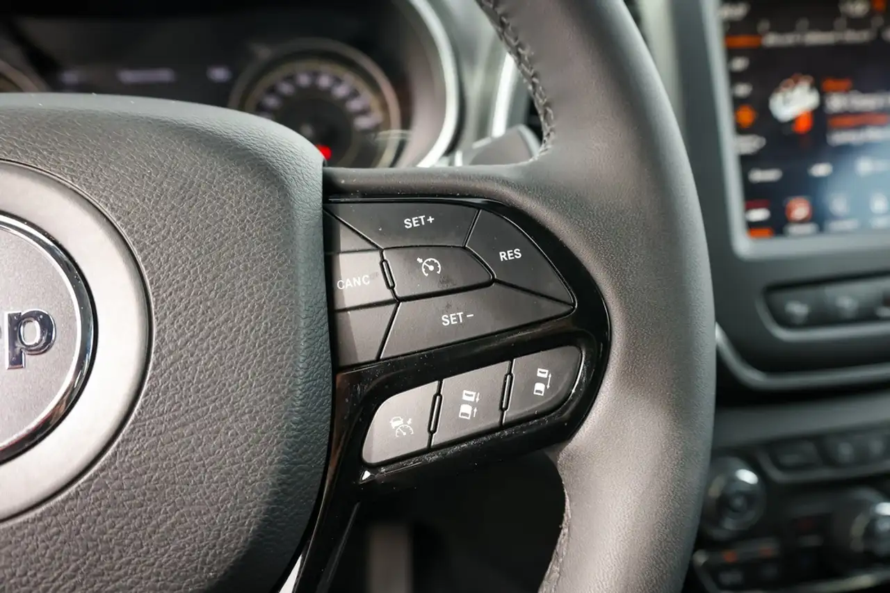 Jeep Cherokee - Image 9