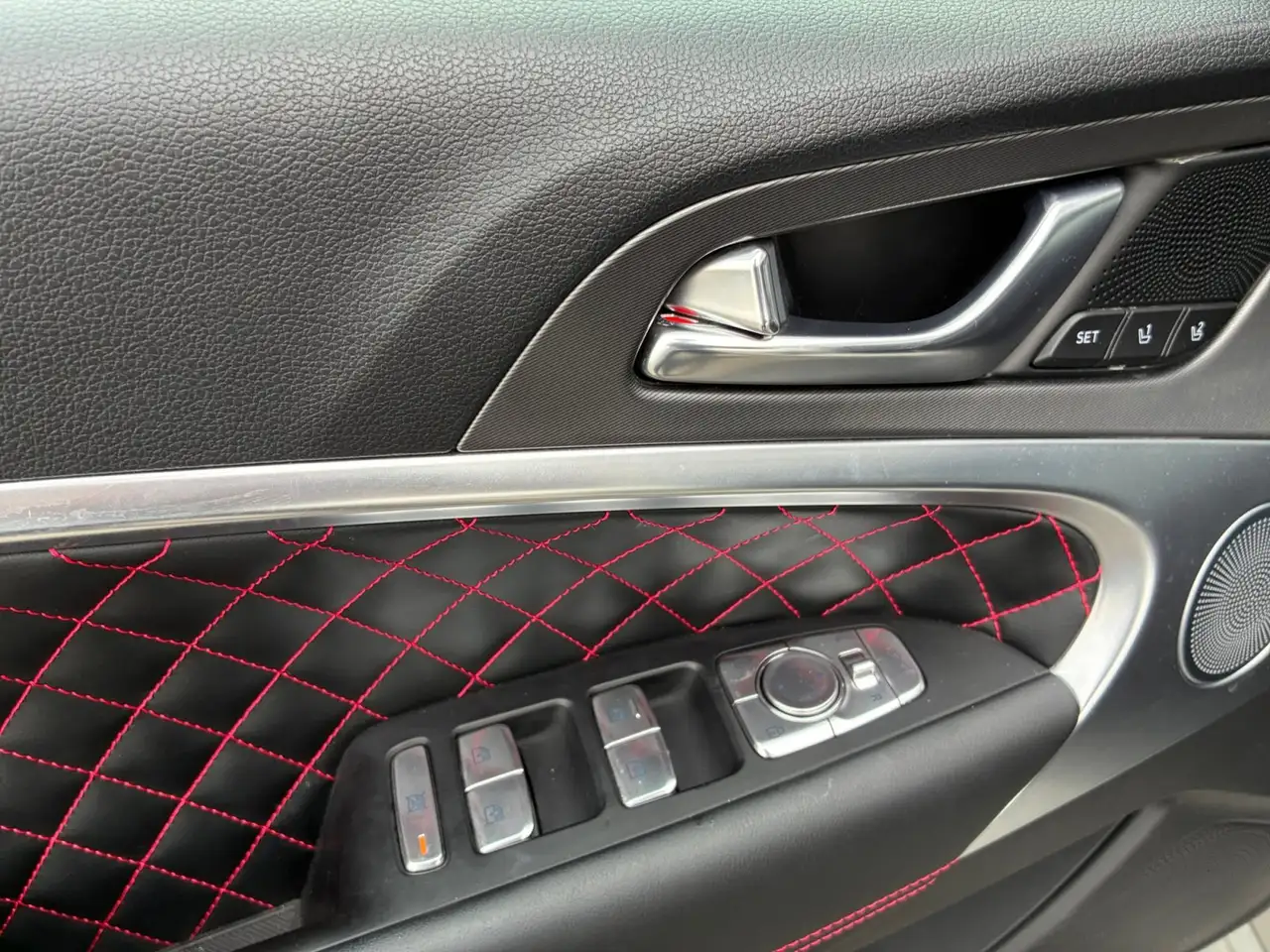 Genesis G70 - Image 12
