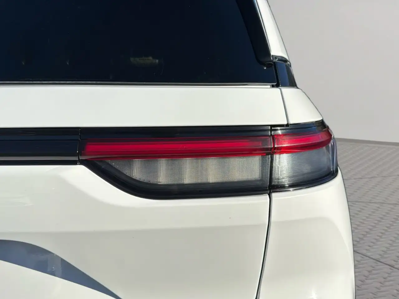 Jeep Grand Cherokee - Image 20