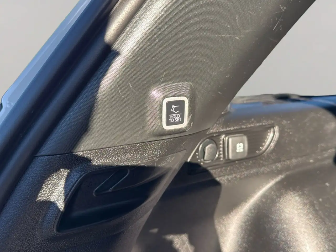 Jeep Grand Cherokee - Image 38