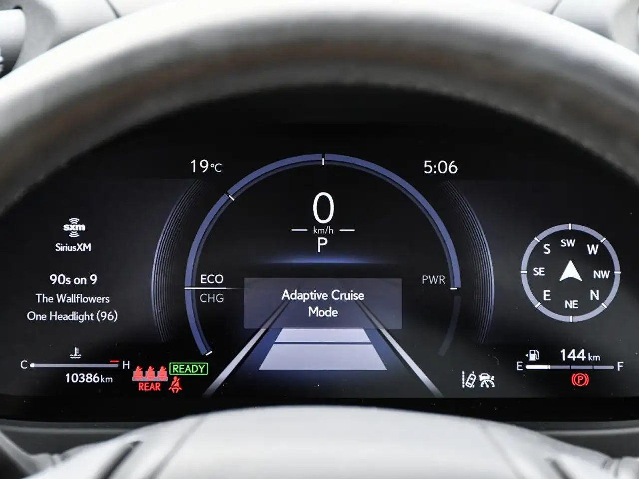 Lexus UX 300h - Image 23