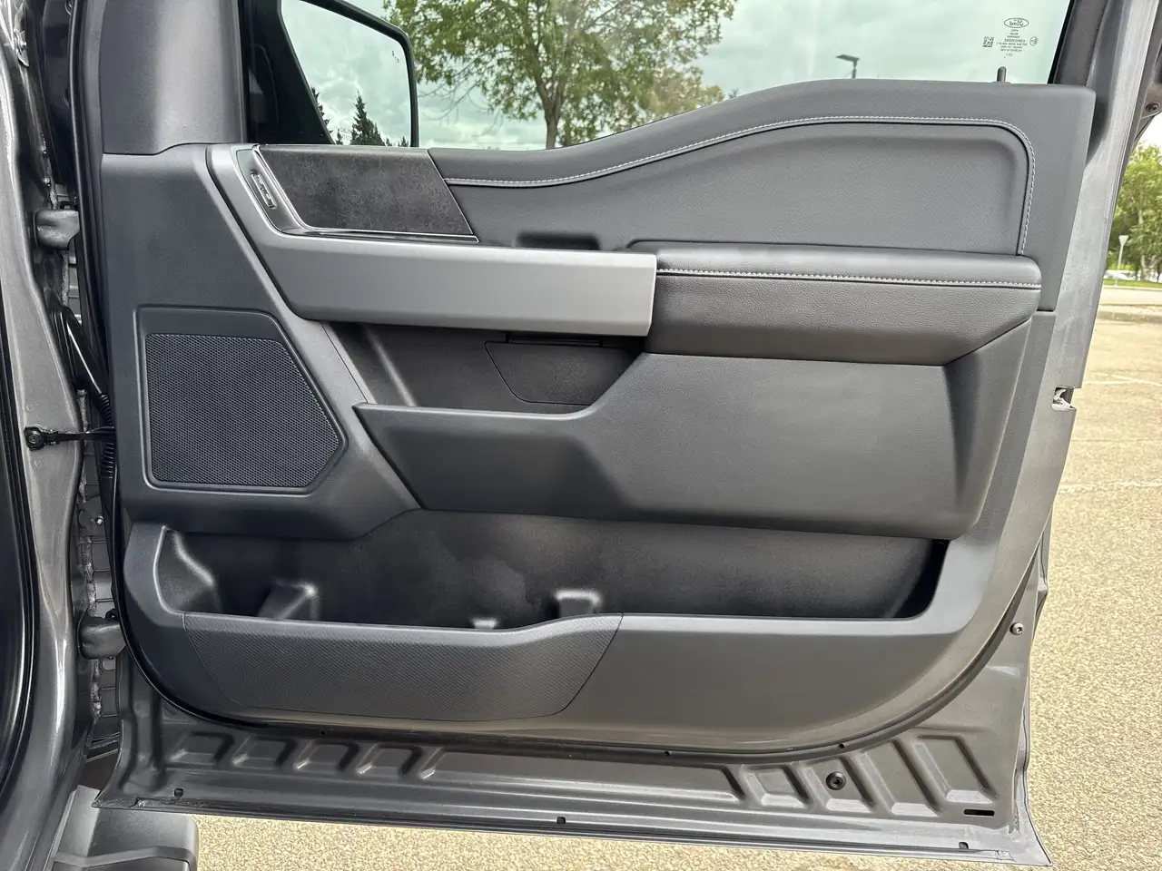 Ford F-150 - Image 9