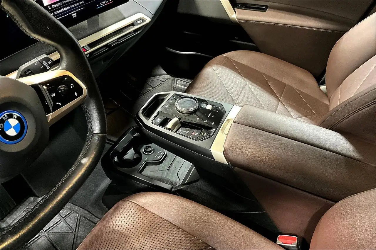 BMW iX - Image 18