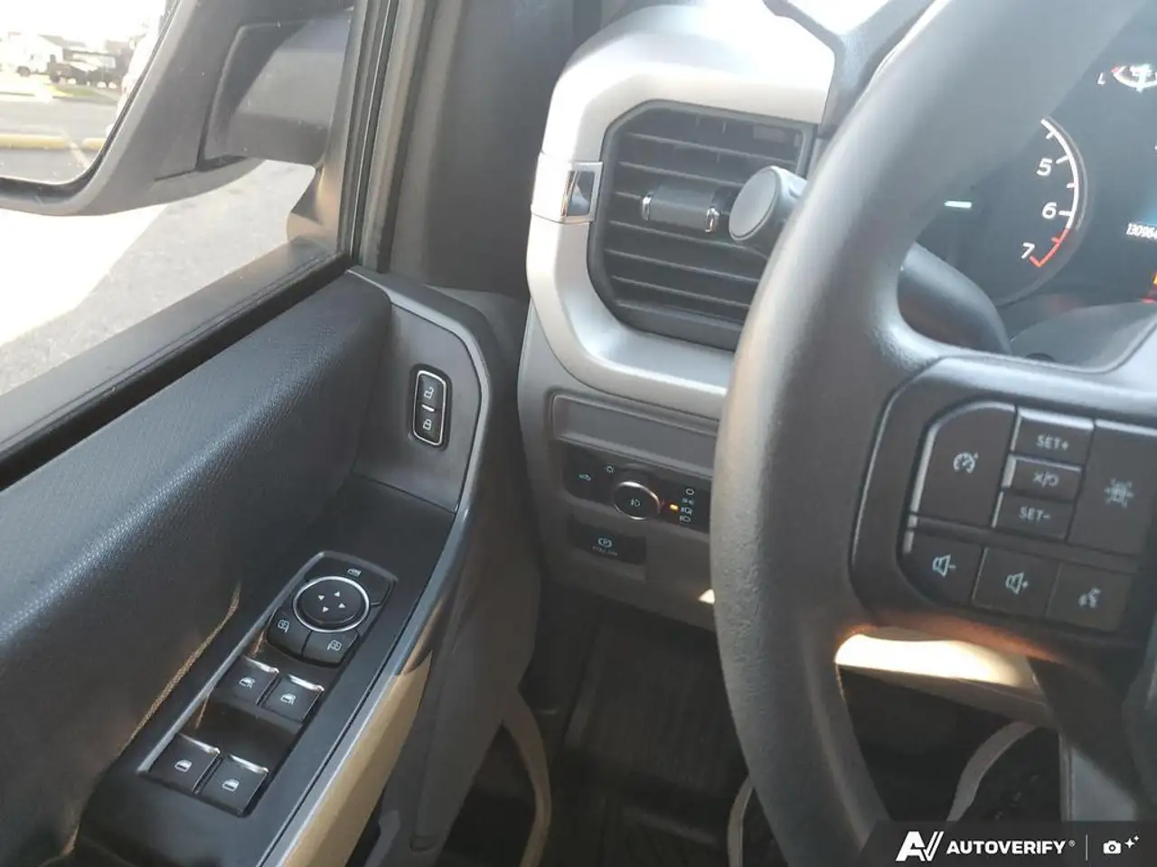 Ford F-150 - Image 17
