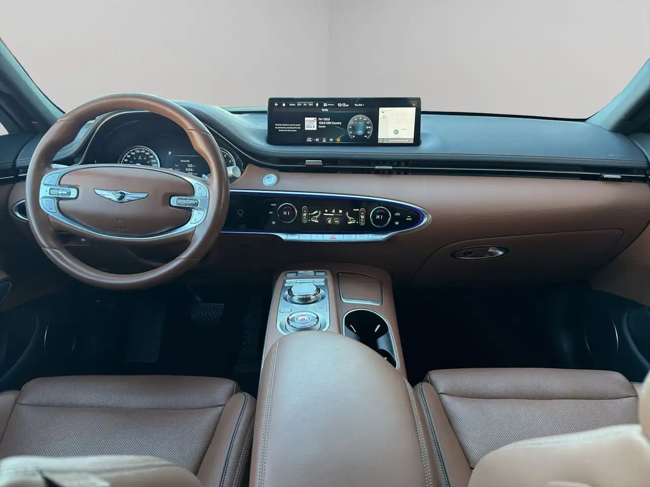 Genesis GV70 - Image 19