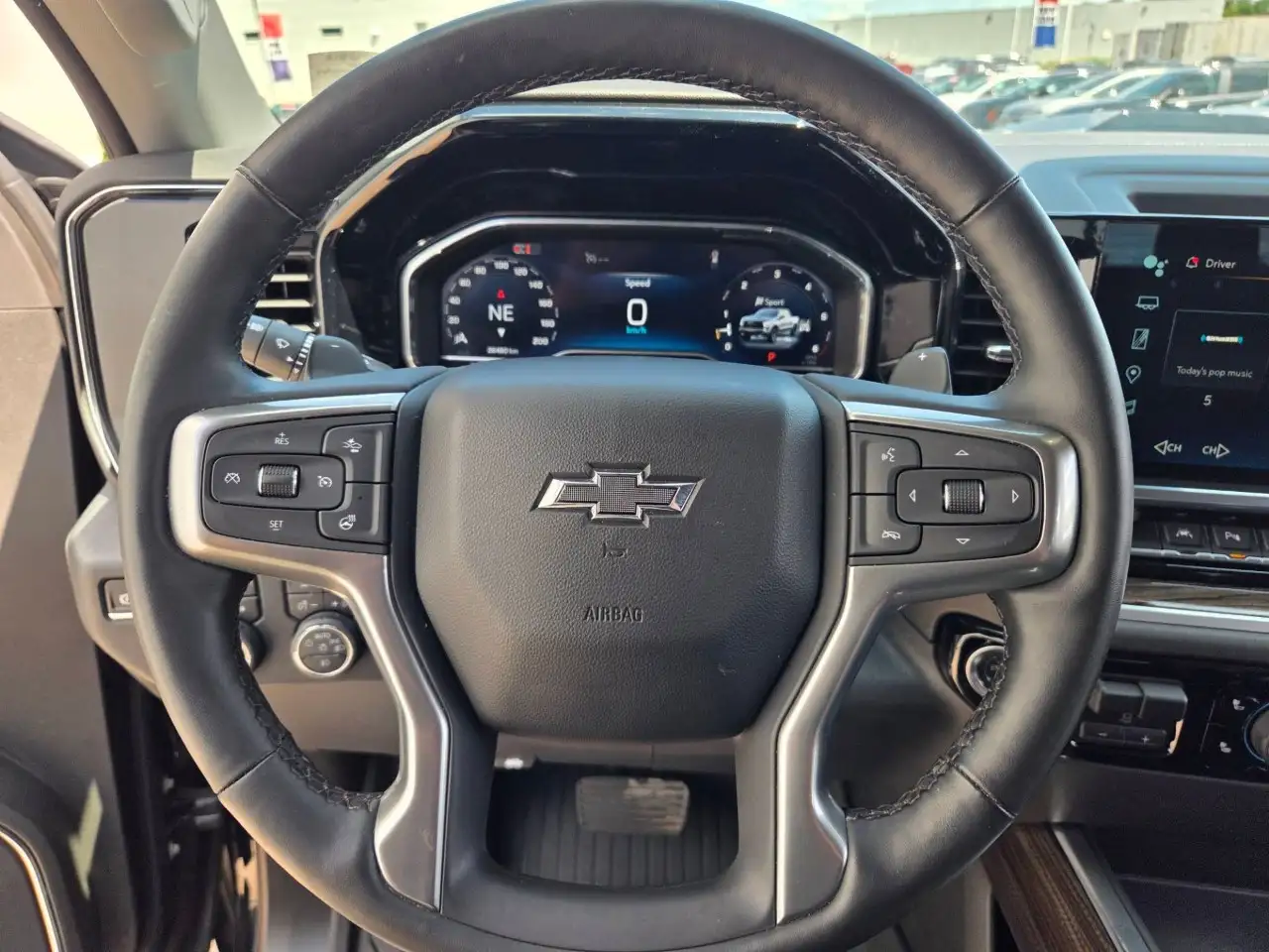 Chevrolet Silverado 1500 - Image 28