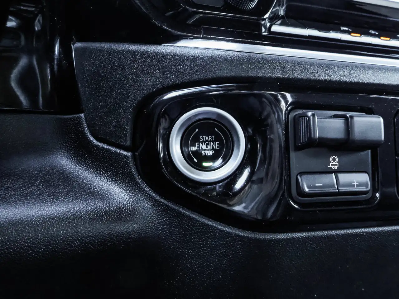 Chevrolet Silverado 1500 - Image 24