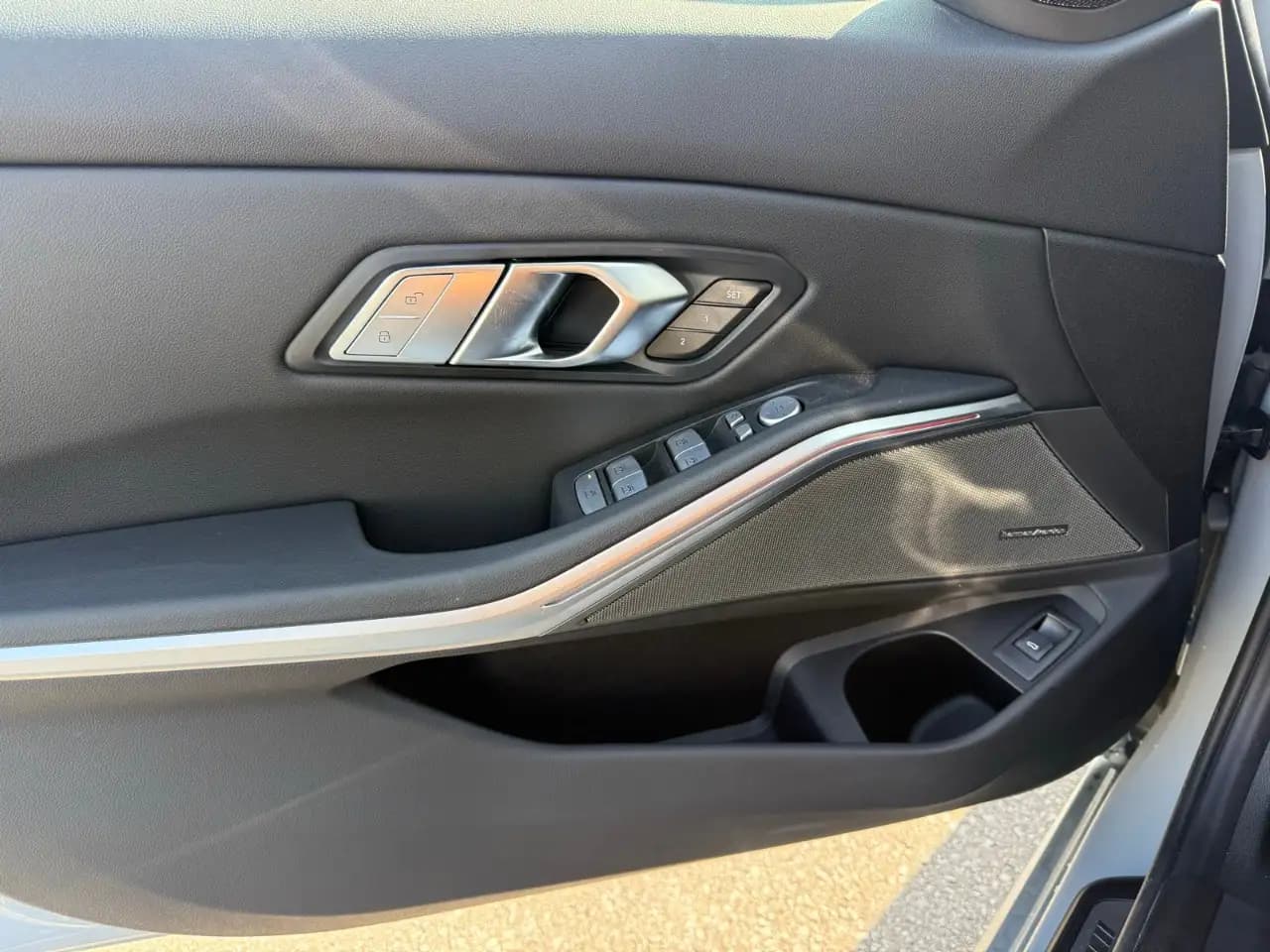 BMW 3 Series - Image 12