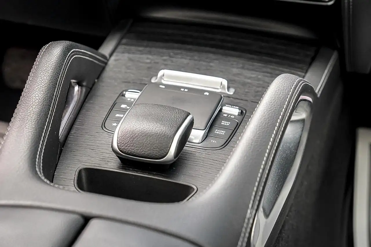 Mercedes-Benz GLE - Image 28