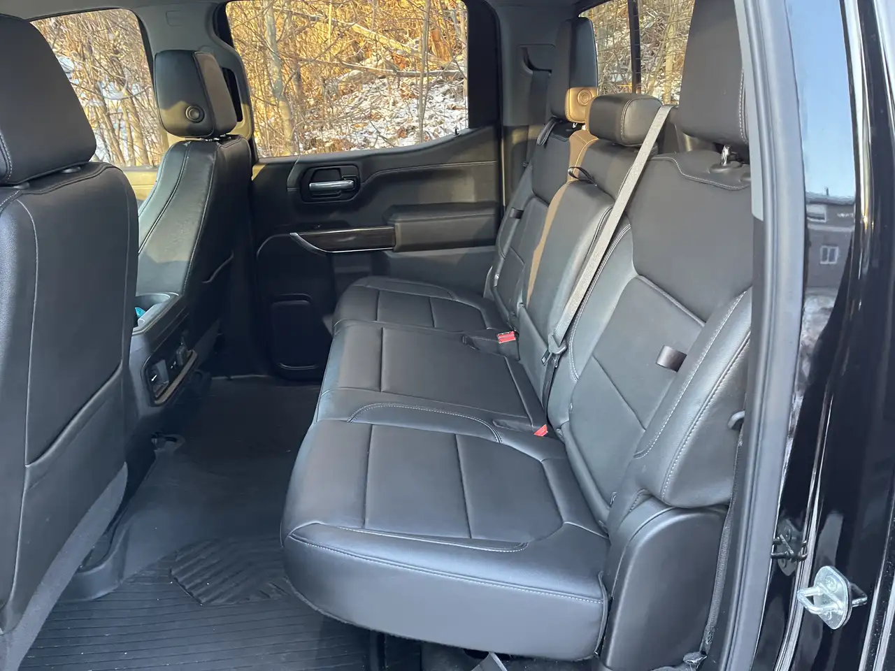 Chevrolet Silverado 1500 - Image 7