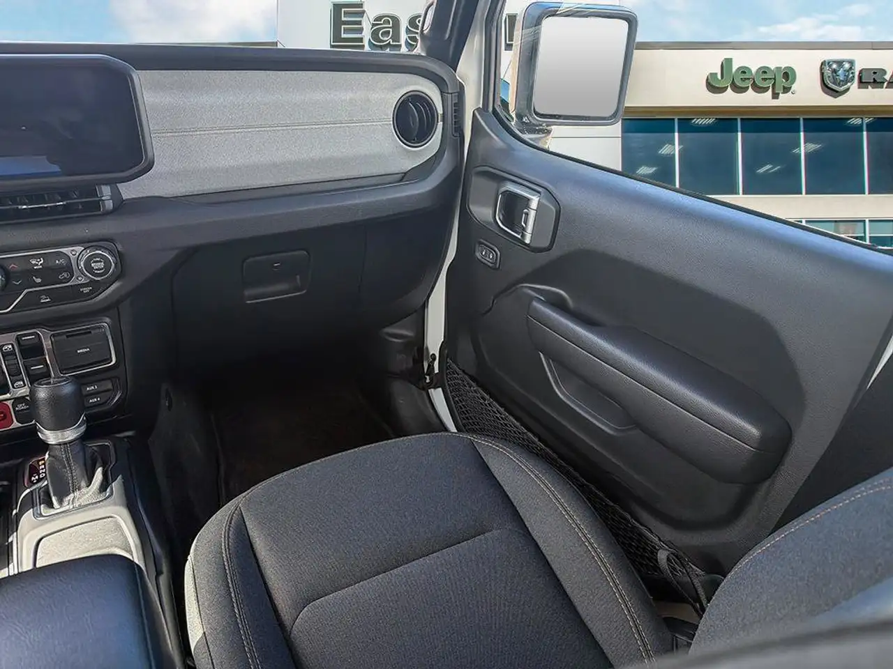 Jeep Wrangler - Image 29