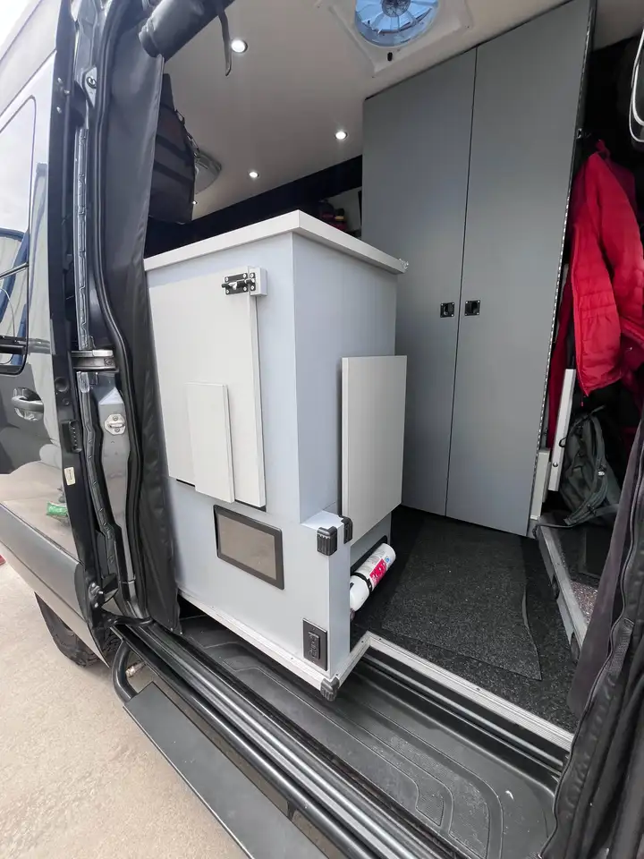 Mercedes-Benz Sprinter - Image 16