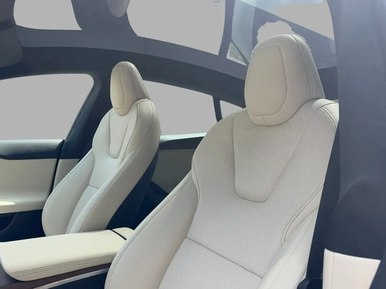 Tesla Model S - Image 10