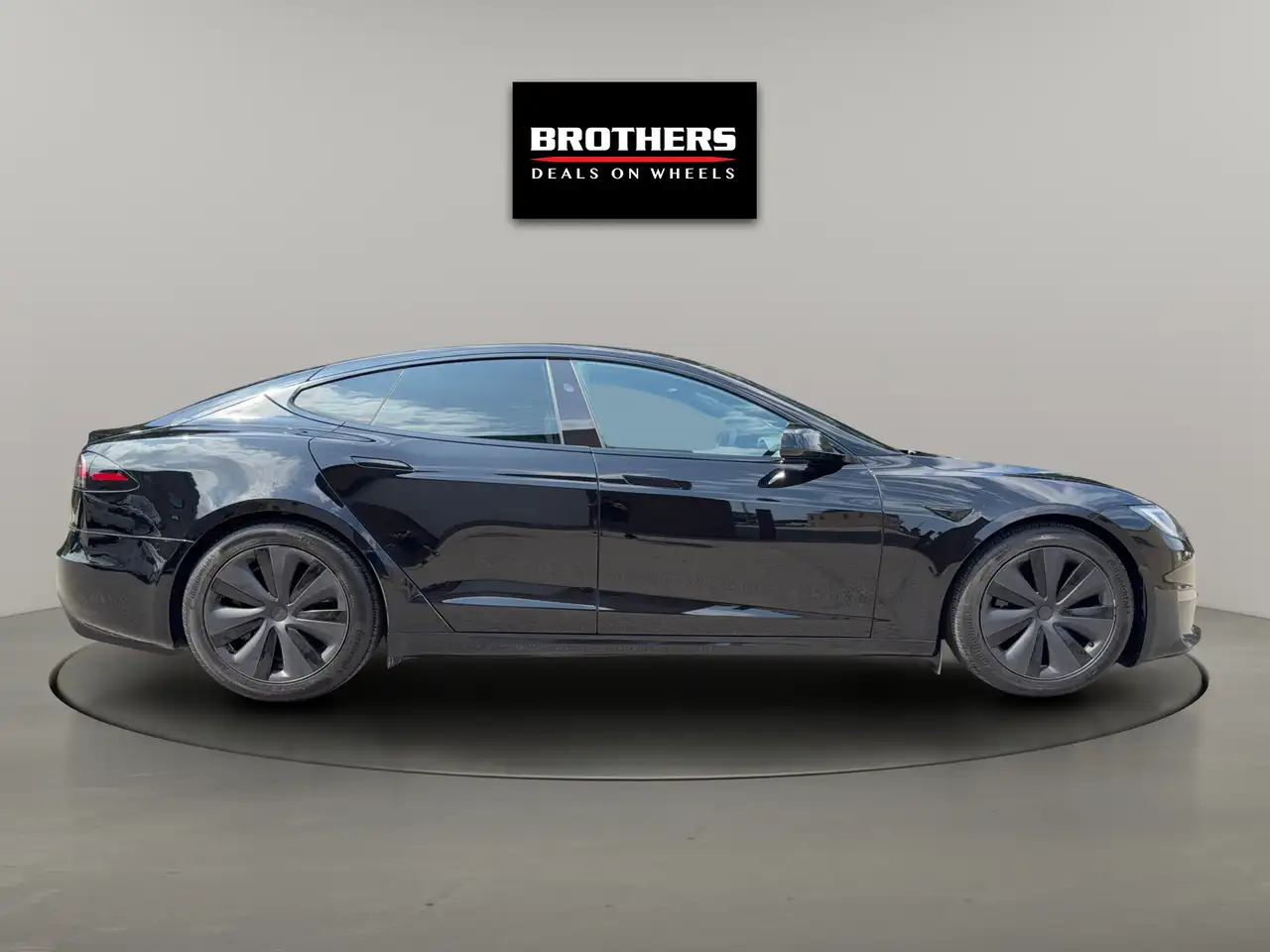 Tesla Model S - Image 8