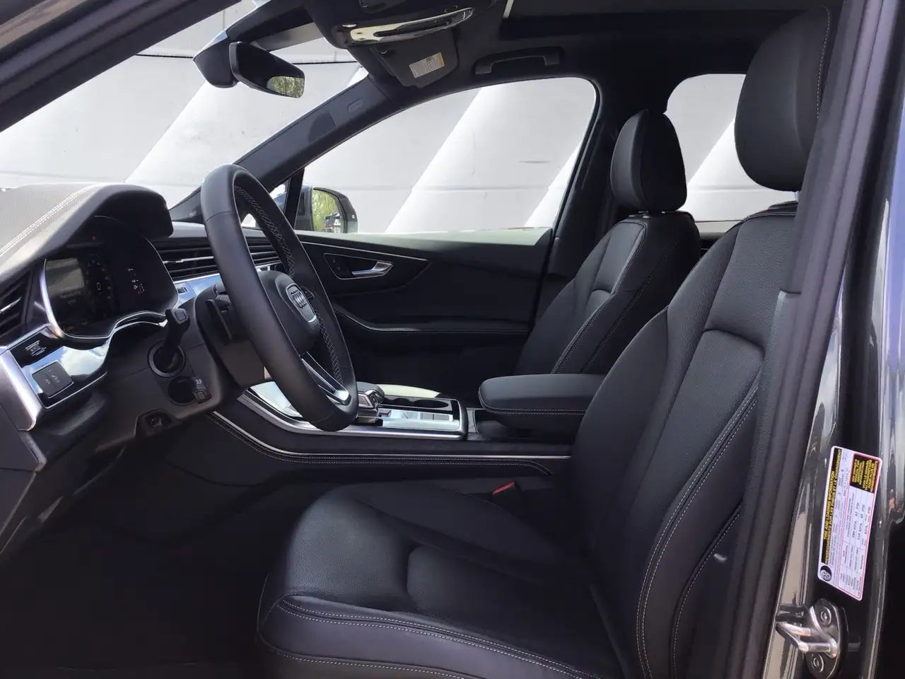 Audi Q7 - Image 12